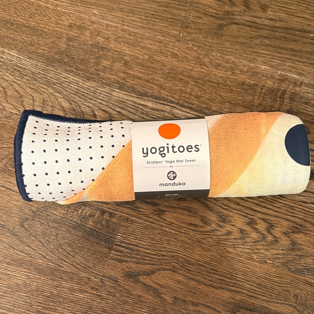 Manduka Yogitoes Skidless Yoga Mat Towel - Orange/White (Vales)